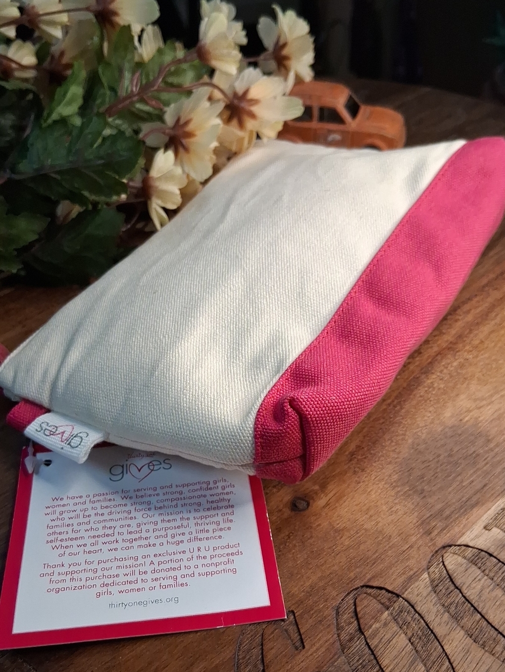 Thirty-one Cream and Pink Cosmetic Bag
